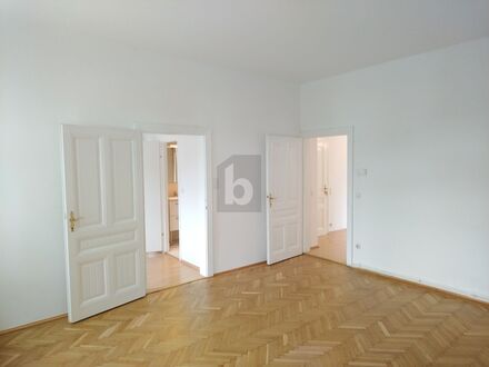 ALTBAUFLAIR IN RUHELAGE, GUTE INFRASTRUKTUR, MIT GARTEN