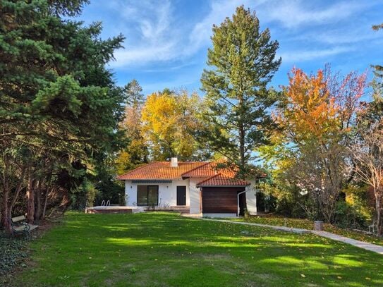 WUNDERSCHÖNER BUNGALOW MIT GROßEM GARTEN, POOL & SAUNA!