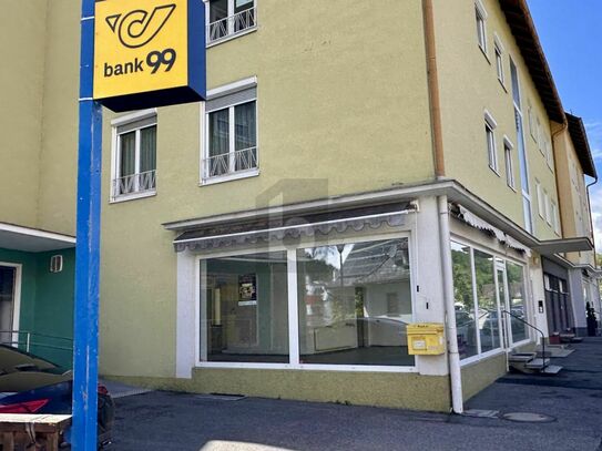 MIT GROSSEM SCHAUFENSTER DIREKT AN DER BUNDESSTRASSE