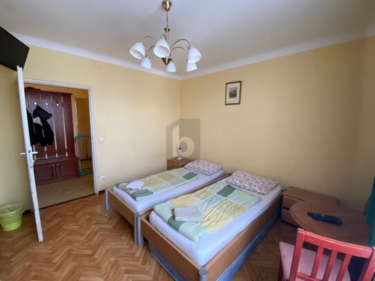URBANES WOHNEN MIT FERNBLICK ? 2-ZIMMER-WOHNUNG PLUS INVESTITIONSMÖGLICHKEIT NEBENAN