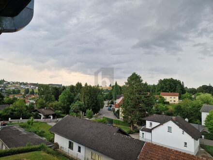 HERRLICHER AUSBLICK IN SCHÖNER RUHELAGE!