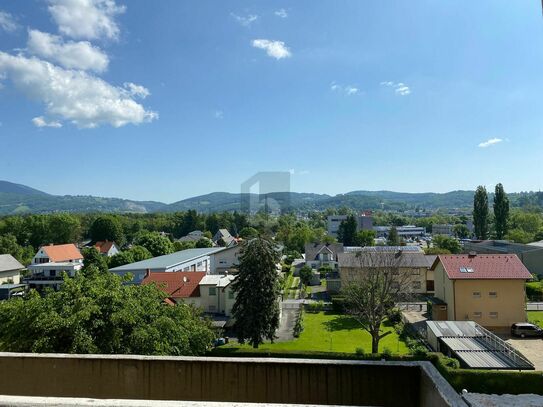 FAMILIENWOHNUNG MIT HERRLICHER AUSSICHT