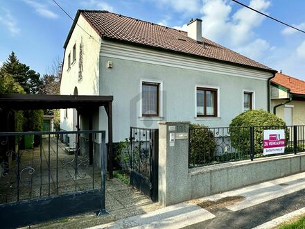 BUNGALOW AM STADTRAND MIT VOLLKELLER UND ERWEITERUNGSPOTENZIAL