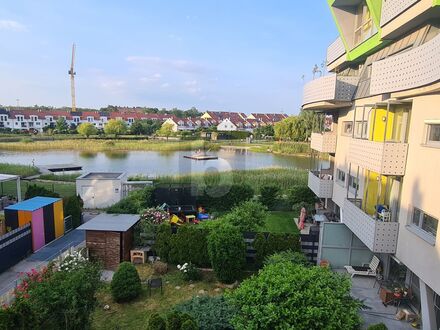 LICHTDURCHFLUTET MIT HERRLICHEM AUSBLICK & BADETEICH