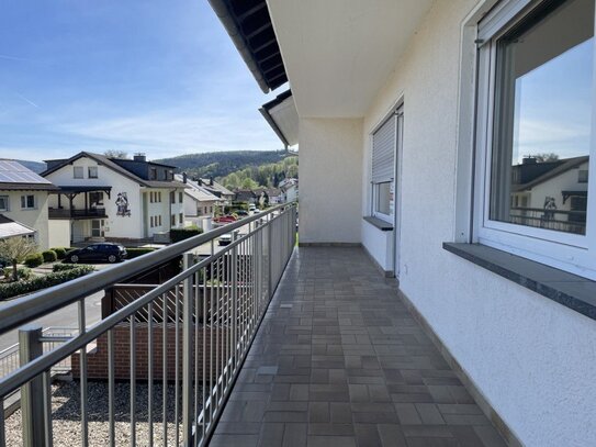 AS-Immobilien.com+++Top sanierte 3-Zimmer-Wohnung mit Terrasse/Balkon und 2 Bäder++