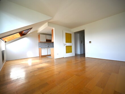 AIGEN | 3‑Zimmer-Dachgeschoßwohnung in bester Lage