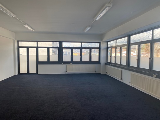 Büro optional mit Lagerfläche in Rum