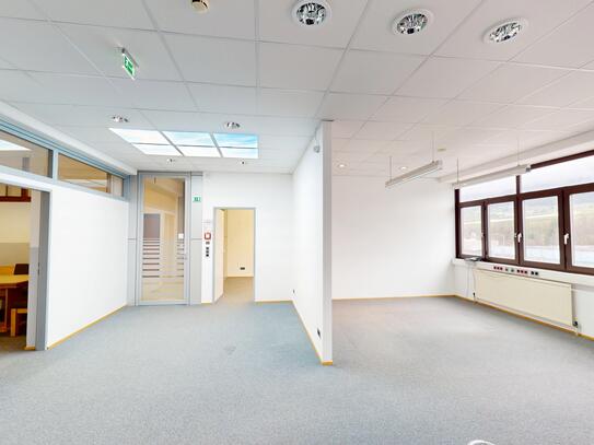 Büro optional mit Lager in Rum