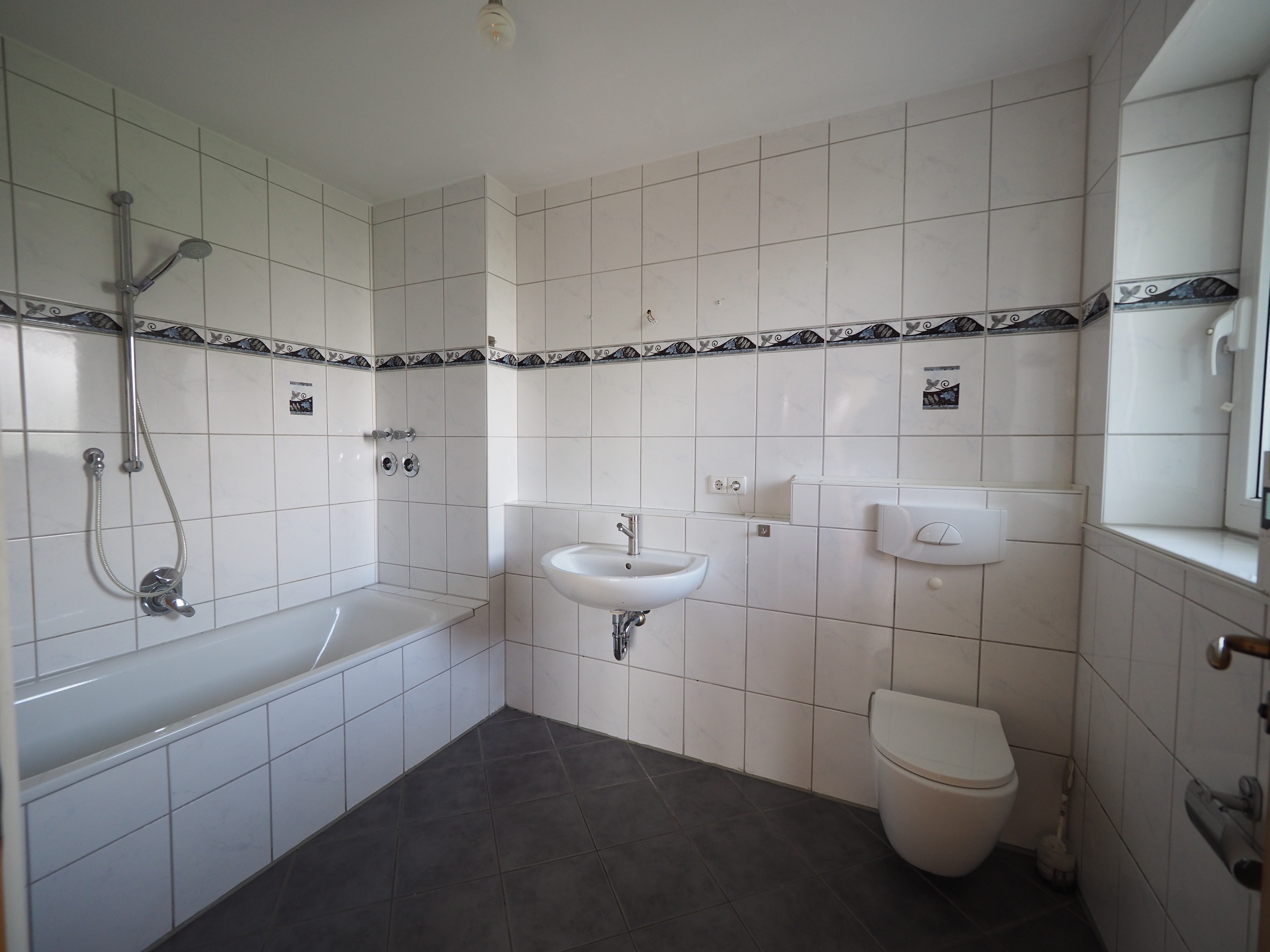 +WILEY+ Schicke Etagenwohnung mit 40 m² Wohnzimmer in ruhiger Wohnlage – 89231 Neu-Ulm, 89231 Neu-Ulm – Vorschaubild 6
