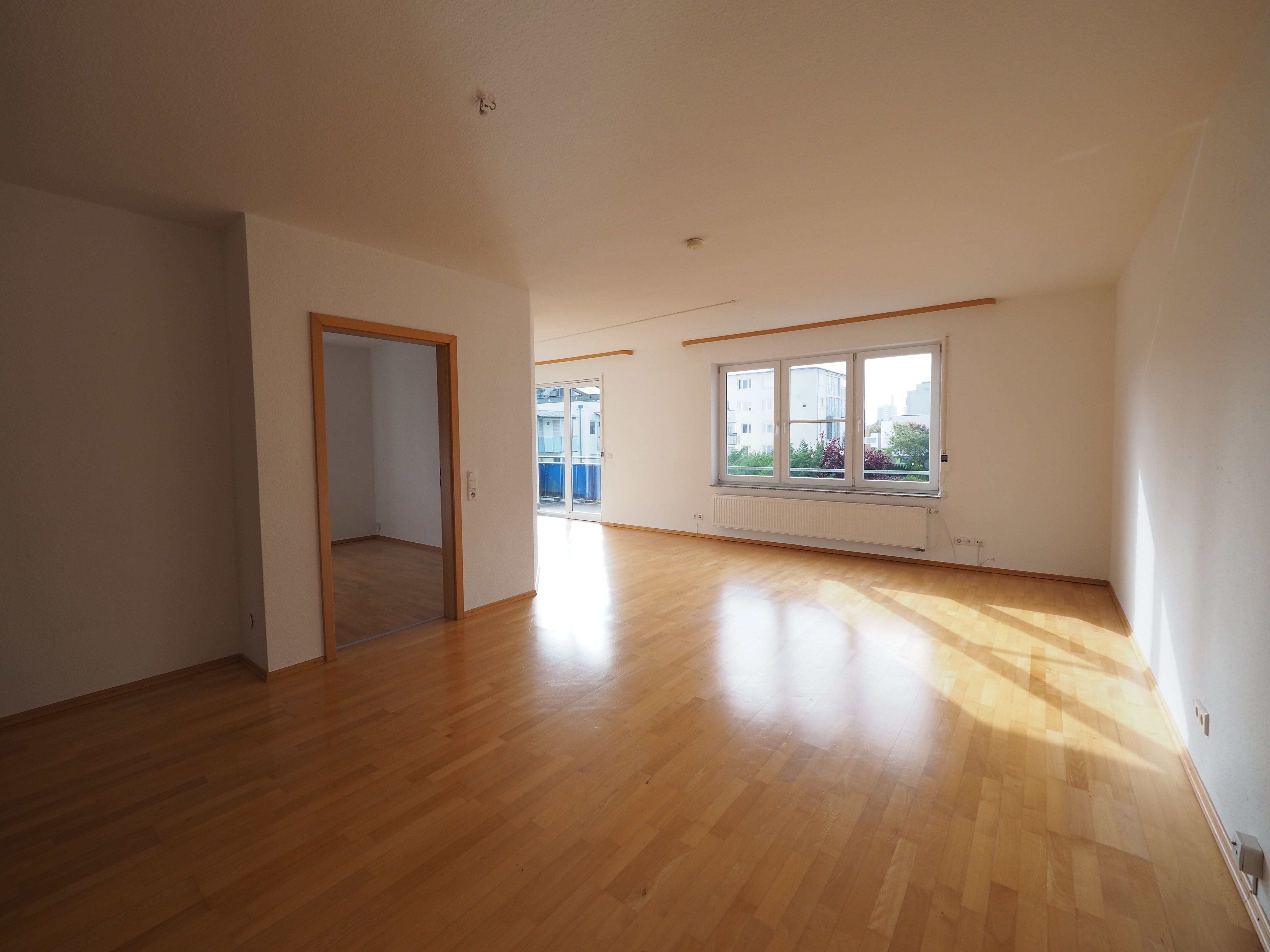 +WILEY+ Schicke Etagenwohnung mit 40 m² Wohnzimmer in ruhiger Wohnlage – 89231 Neu-Ulm, 89231 Neu-Ulm – Vorschaubild 3