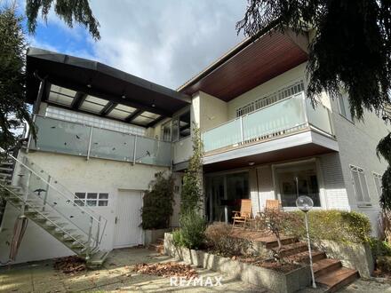 Haus mit schönem Familienflair und traumhaftem Grundstück !