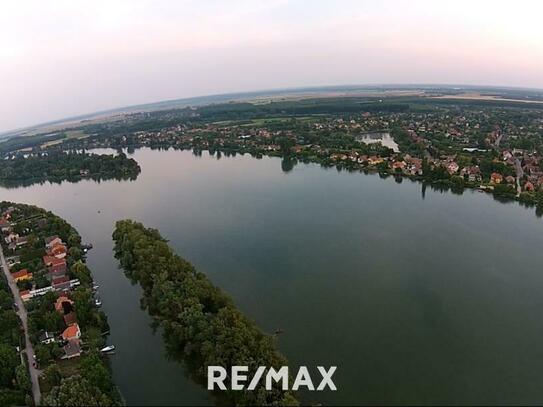Ufergrundstück, direkt am Nebenarm der Donau