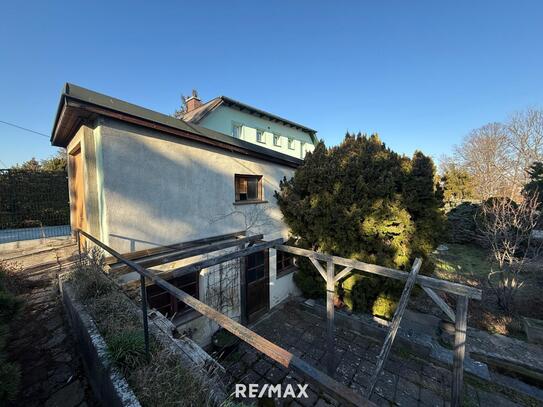 Mehrfamilien - Haus mit großem Grundstück / Schöne ruhige Lage