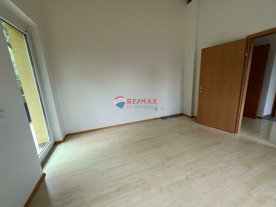 Penthousewohnung mit Balkon - fast im Wald