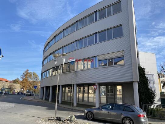 Bürohaus und Tiefgaragenplätze im Zentrum