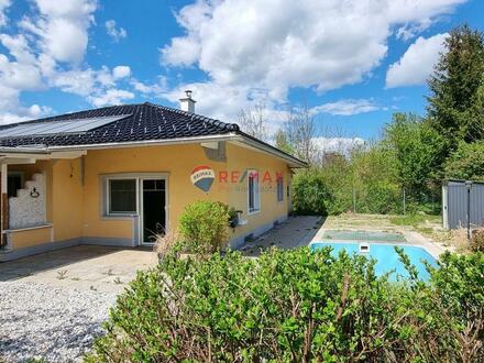 Moderner Bungalow mit Erdwärme, Photovoltaik und Pool