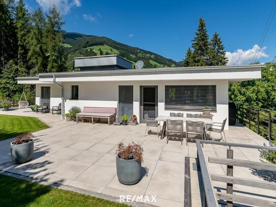 Zillertal-Exklusivität: Ihr neuwertiges, modernes Zuhause mit Einliegerwohnung