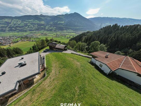 Herrlich gelegenes Baugrundstück in Aussichts- und Sonnenlage im Zillertal