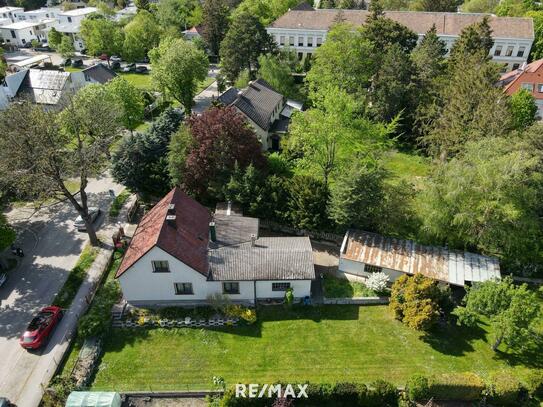 Haus auf 1100 m² Grund in zentraler Lage