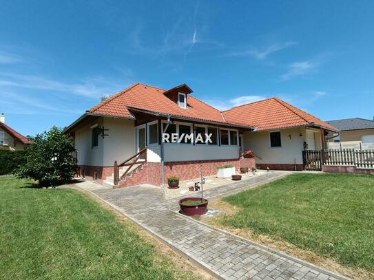 "NAHE HÈVIZ & BALATON" TOP- Einfamilienhaus mit Garten, Klima, Wohnkeller und möbliert