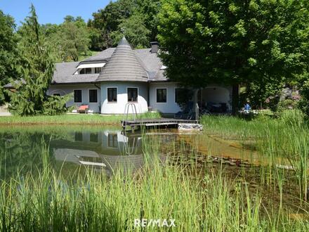 Haus mit Flair – uneinsehbarer Garten mit Schwimmteich