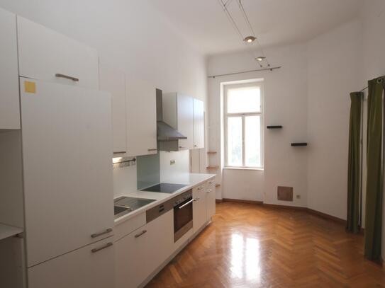 Großzügige lichtdurchflutete 5-Zimmer-Altbauwohnung in der Merangasse