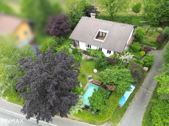 Lichtdurchfluteter Wohntraum auf 2 Ebenen für eine oder zwei Familien - idyllischer Garten inklusive