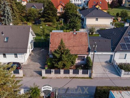 "Baugrund unweit vom Badeteich Hirschstetten"