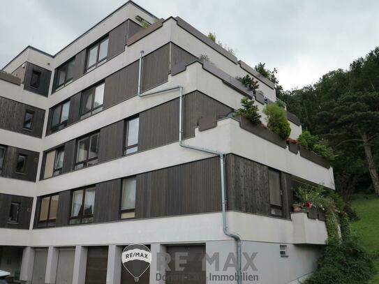 "Luxuriöse 3 Zimmer-Wohnung mit Balkon und Schwimmbad!"