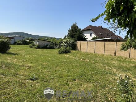 "Sonniger Baugrund in Wipfing"