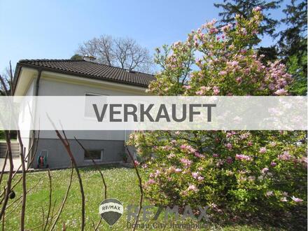 "15 Minuten von Wien! - Großes Grundstück mit gepflegtem Bestandshaus, Pool und Weinkeller"