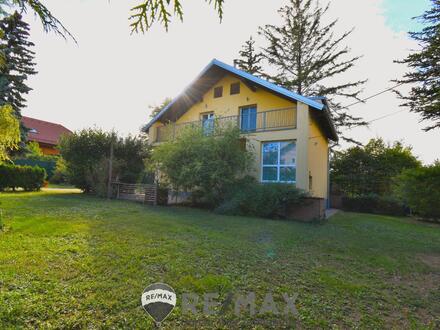 "Zum Kauf: Haus mit großem Grundstück und Garage!"