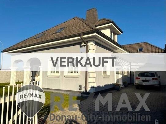 VERKAUFT! - "Gepflegtes Einfamilienhaus mit Pool und Garage!"