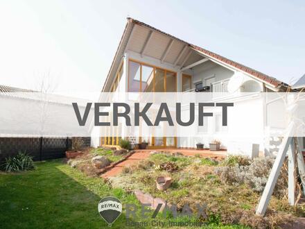 "Einfamilienhaus auf Eigengrund mit Garage"