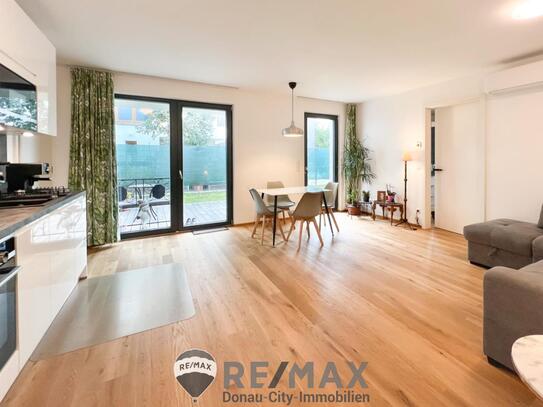 "Luxury living near Alte-Donau"