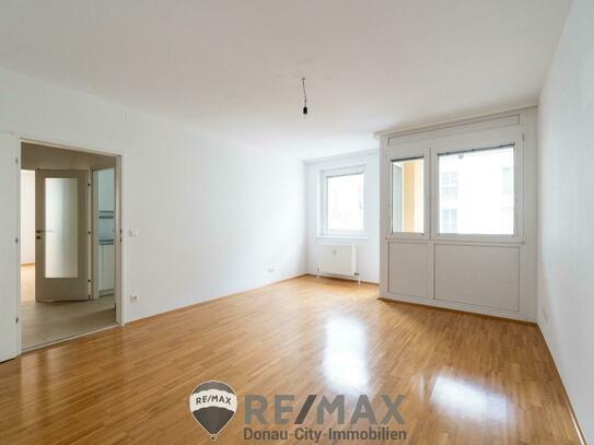 "Helle 3 Zimmer Wohnung mit Loggia"