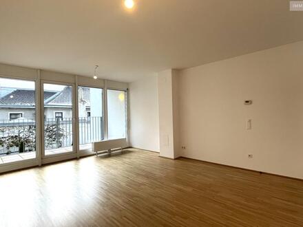 Saarplatz! Super schöne Neubauwohnung mit 5,3m² Loggia und mega Infrastruktur !!