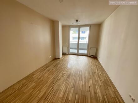 Top-moderne, gut geschnittene Wohnung mit großem Balkon - 4.OG!!
