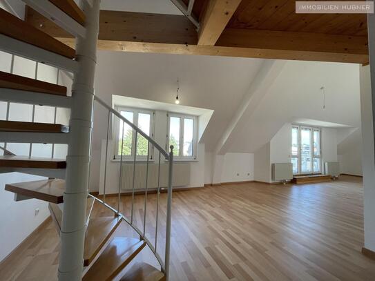 DG-Maisonette mit Terrasse in Liesing // 1 Schlafzimmer + große Galerie!!