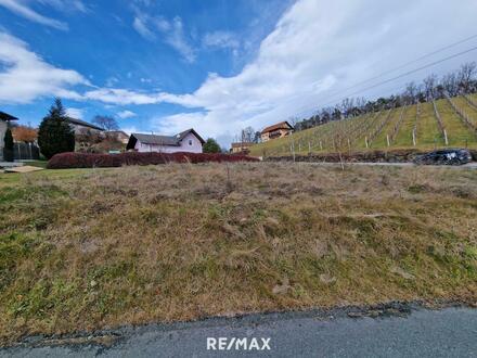 Schönes Baugrundstück mit Sicht auf Weinberge