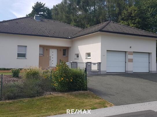 Gepflegtes Einfamilienhaus mit Pool und großem Grundstück - und das in Ruhelage!