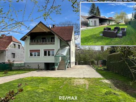 Geräumiges Wohnhaus mit schönem ebenen Garten, Salzwasserpool und Nebengebäude!