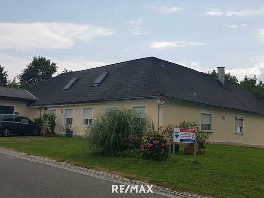 Anwesen mit großem Grundstück, fantastischer Fernsicht und einem Golfplatz vor der Haustür