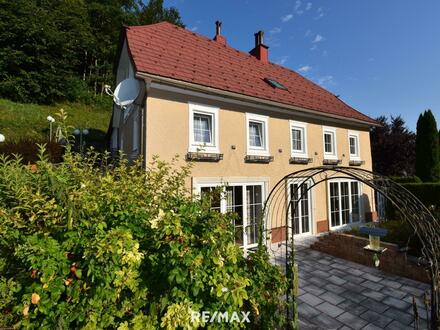 Ansprechendes Wohnhaus mit schöner Gartenanlage