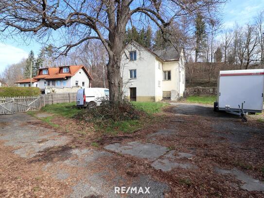 Altbestand mit großem Grundstück - St. Peter Hauptstraße