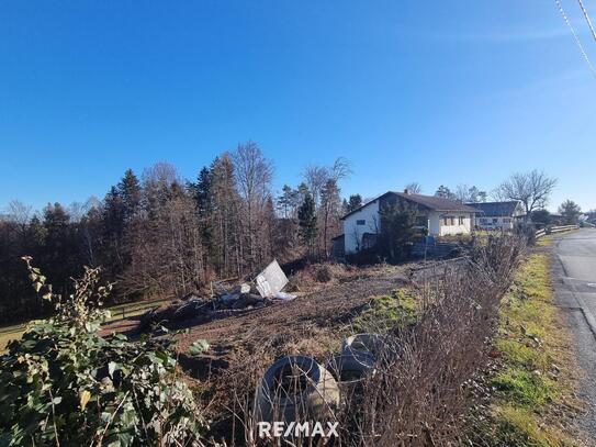 Lannacher Höhenstraße - Grundstück mit besonderem Flair