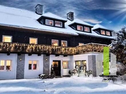 Ehemaliges Restaurant mit Gästezimmern mit Blick auf die Skipisten