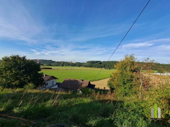 Attraktives Hanggrundstück in ruhiger Lage