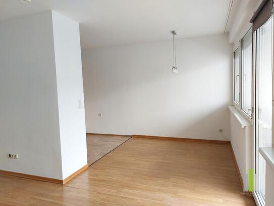 Barrierefreie 3 Zi-Wohnung mit großer Loggia und Garagenstellplatz