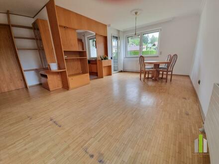 Liebevolle 2 Zi.-Wohnung mit Loggia und Carport